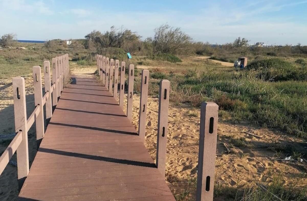 Brindisi, ladri al Parco di Punta Penne: forzano il cancello e rubano le travi delle palizzate