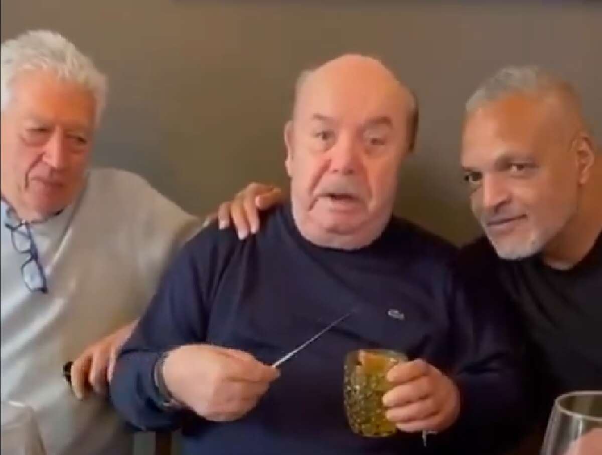 “L’allenatore nel pallone”, Lino Banfi canta la ninna nanna ad Aristoteles 40 anni dopo – VIDEO “L’allenatore nel pallone”, Lino Banfi canta la ninna nanna ad Aristoteles 40 anni dopo – VIDEO