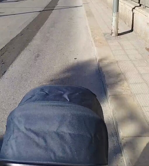 Bari, strade dissestate e marciapiedi senza scivoli: la denuncia del consigliere