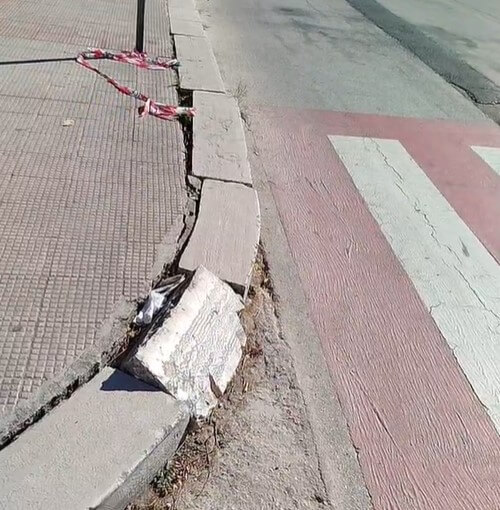 Bari, strade dissestate e marciapiedi senza scivoli: la denuncia del consigliere