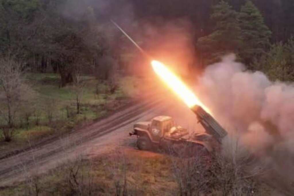 Galleria foto 'Ucraina, missile russo attacca Dnipro. Zelensky: «Sembra intercontinentale, stiamo verificando»' - foto 1