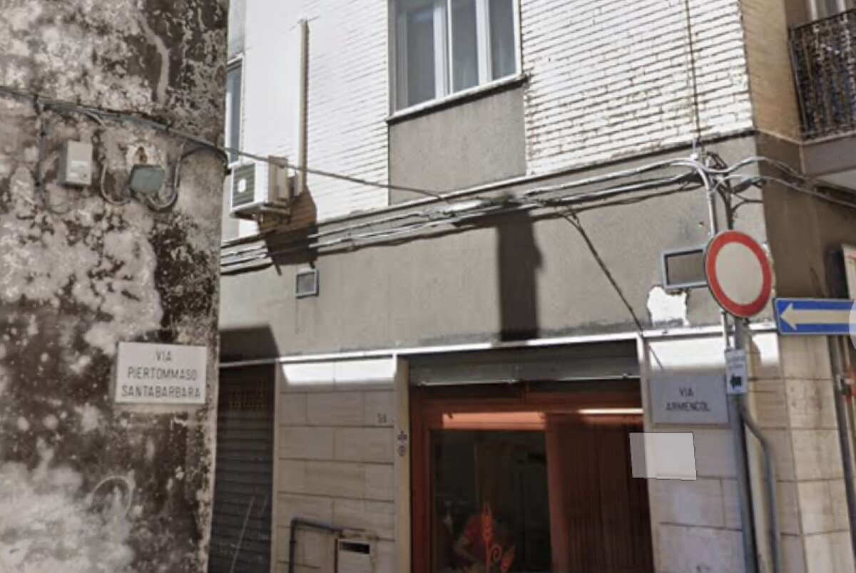 Brindisi, uomo trovato morto in casa nel centro storico: era deceduto da diversi giorni