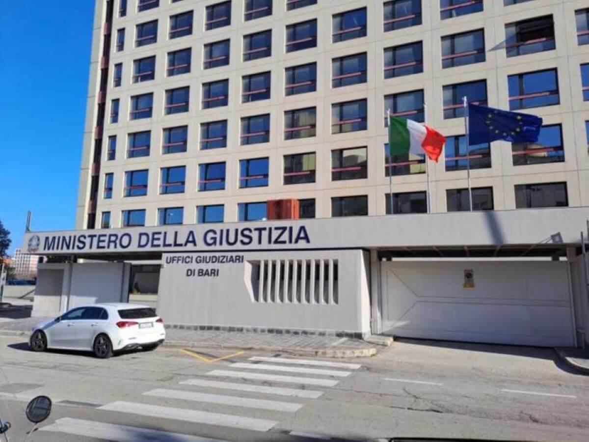 Corruzione elettorale in Puglia: l’ex assessora Maurodinoia, il marito Sandro Cataldo e altri 13 rischiano il processo