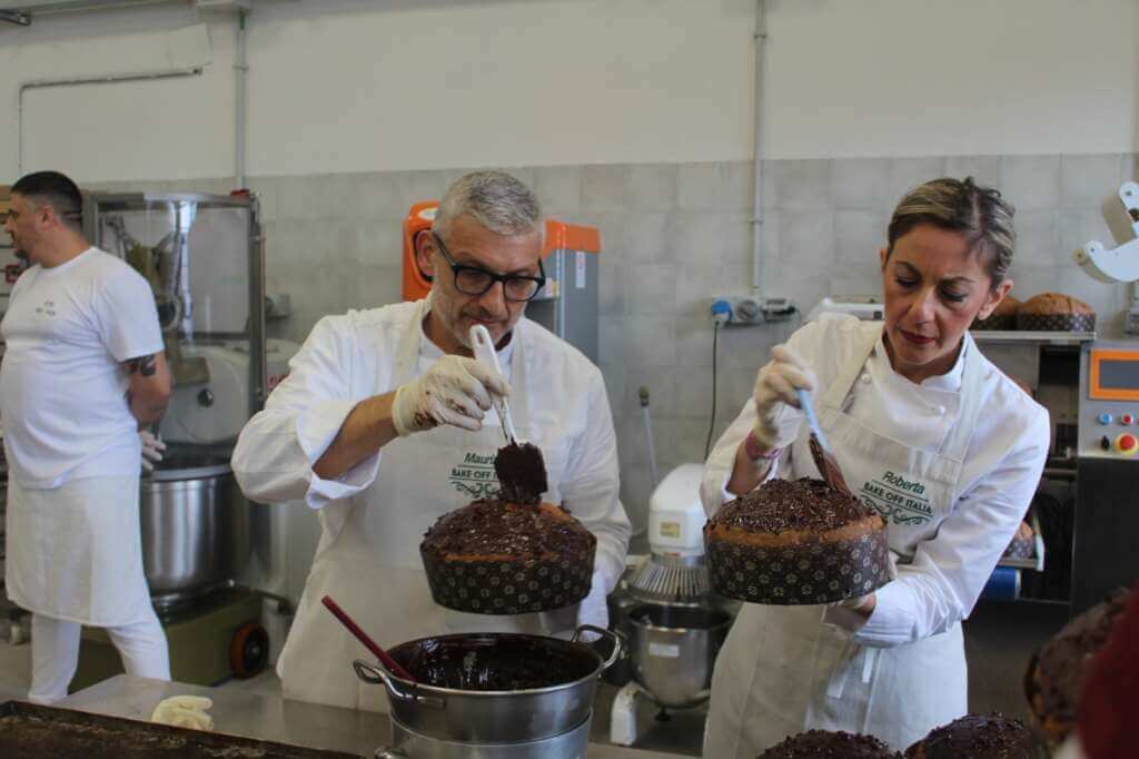 Galleria foto 'Carcere di Taranto, in vendita i panettoni fatti dai detenuti e i pasticceri di “Bake Off” – FOTO' - foto 1