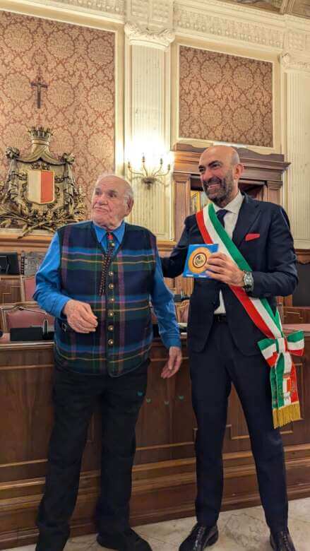 Galleria foto 'Un riconoscimento al maestro Pino Di Modugno per i suoi 90 anni: «Un simbolo di Bari» – FOTO' - foto 2