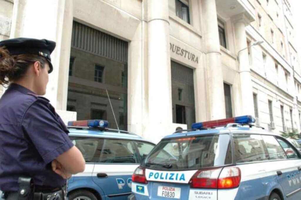 Galleria foto 'Bari, fermati in possesso di droga e munizioni per armi da guerra: quattro arresti' - foto 1