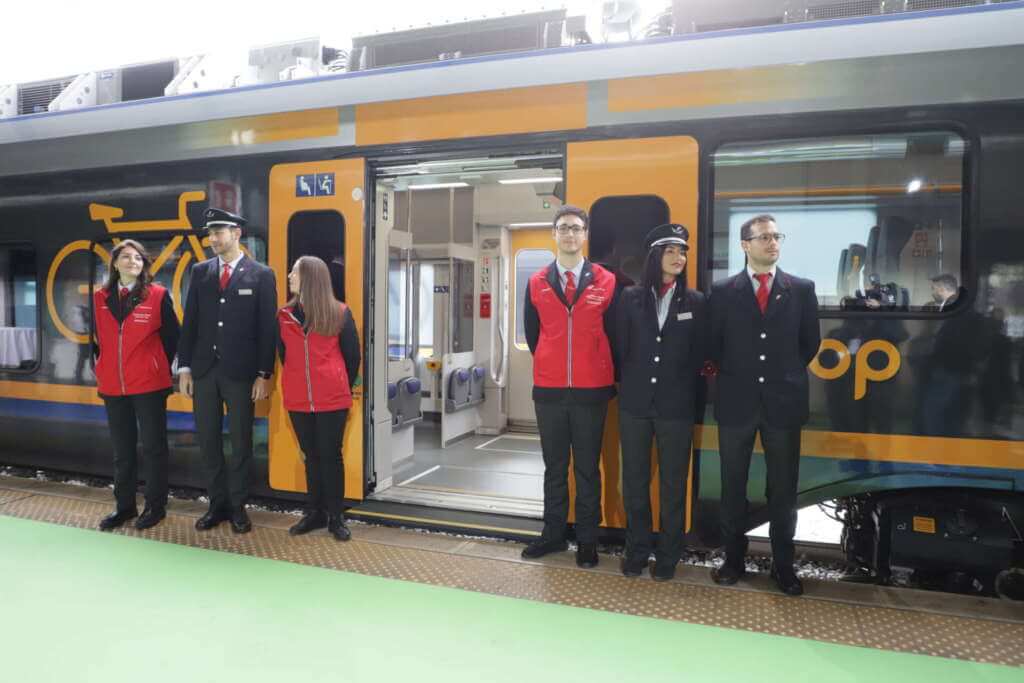 Trasporti, arriva in Puglia il 46esimo treno Regionale elettrico: completato il rinnovo della flotta – VIDEO