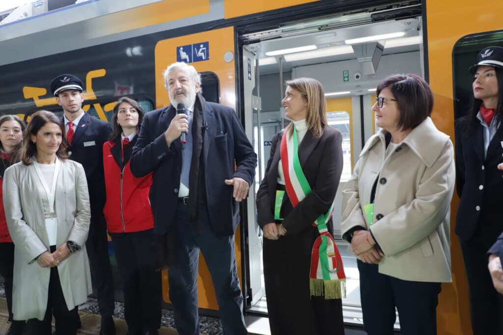 Trasporti, arriva in Puglia il 46esimo treno Regionale elettrico: completato il rinnovo della flotta – VIDEO