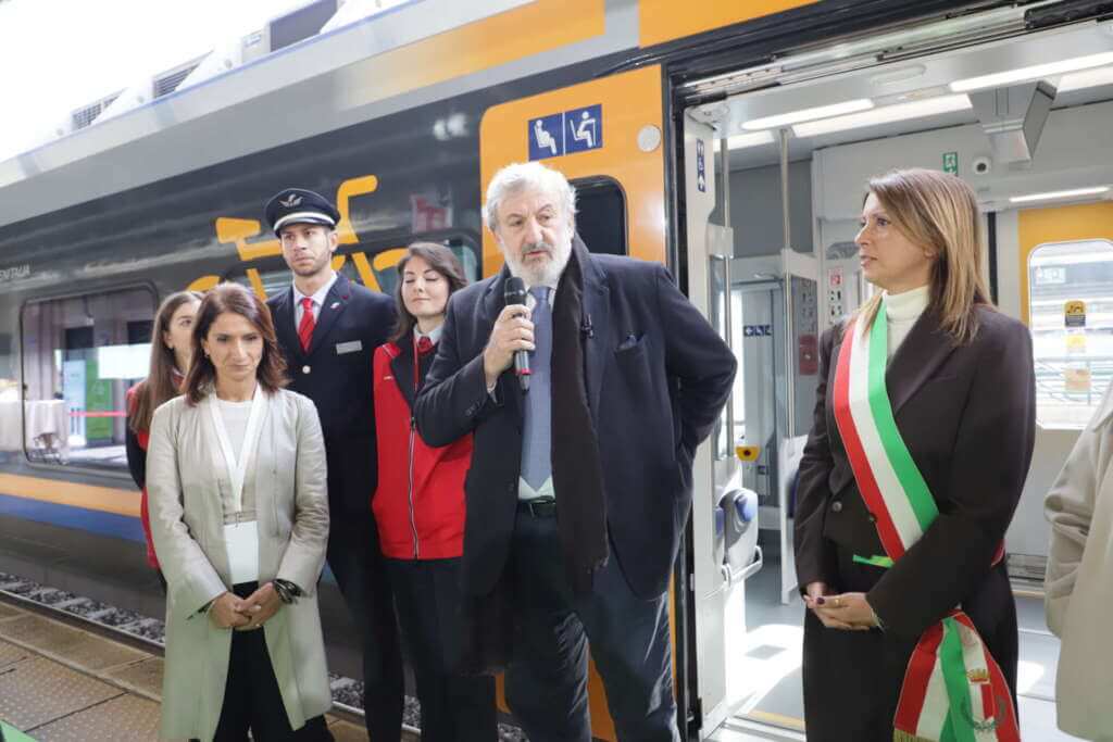 Trasporti, arriva in Puglia il 46esimo treno Regionale elettrico: completato il rinnovo della flotta – VIDEO