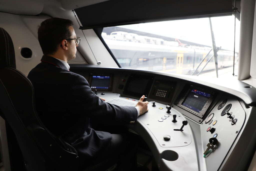 Trasporti, arriva in Puglia il 46esimo treno Regionale elettrico: completato il rinnovo della flotta – VIDEO