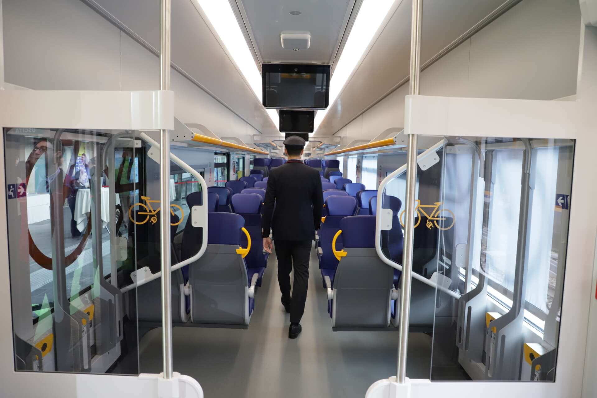 Trasporti, arriva in Puglia il 46esimo treno Regionale elettrico: completato il rinnovo della flotta – VIDEO