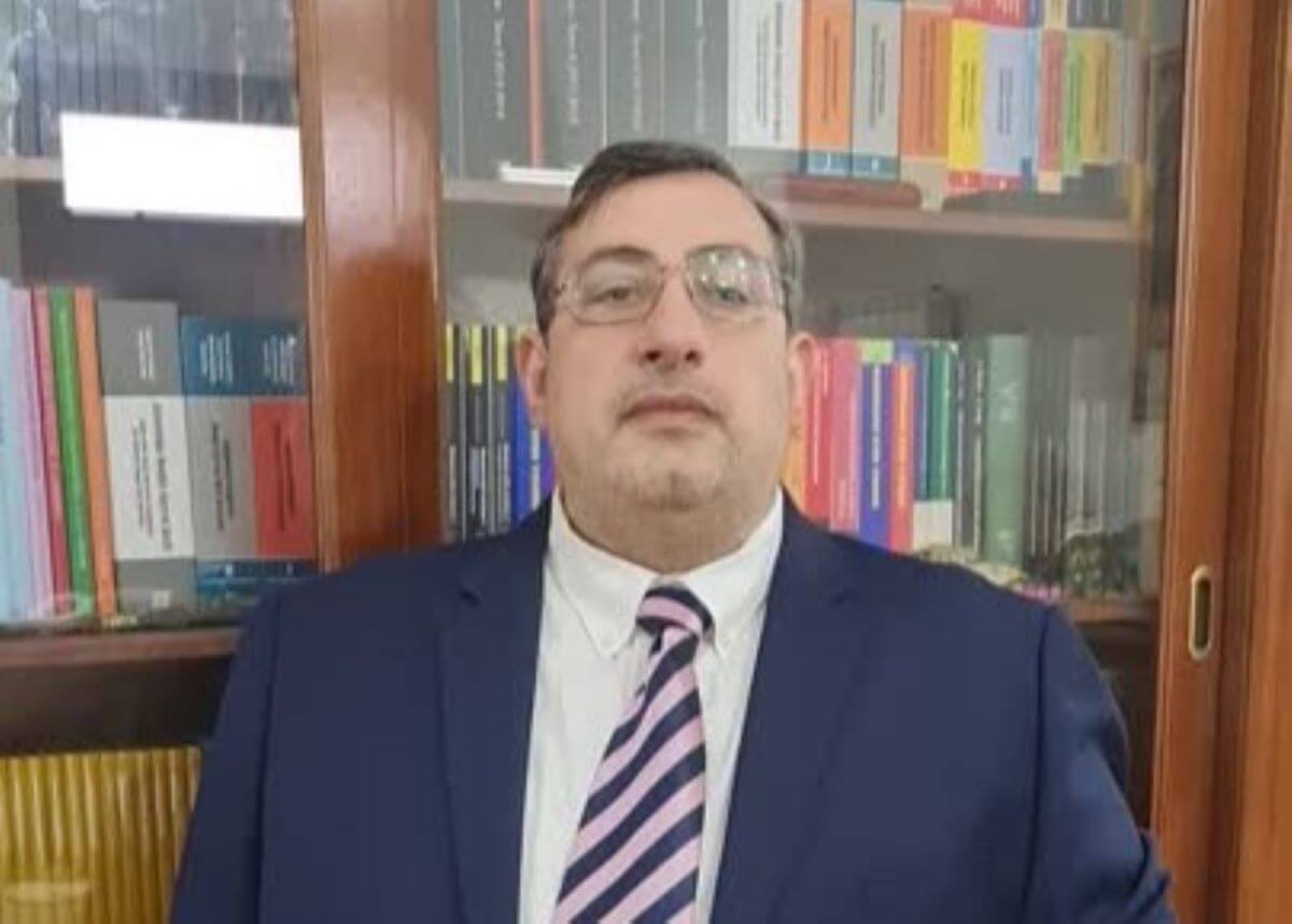 Al “signore dei Gusci” il Friedrich Wilhelm Bessel Research Award: premiato il prof Tornabene Al “signore dei Gusci” il Friedrich Wilhelm Bessel Research Award: premiato il prof Tornabene