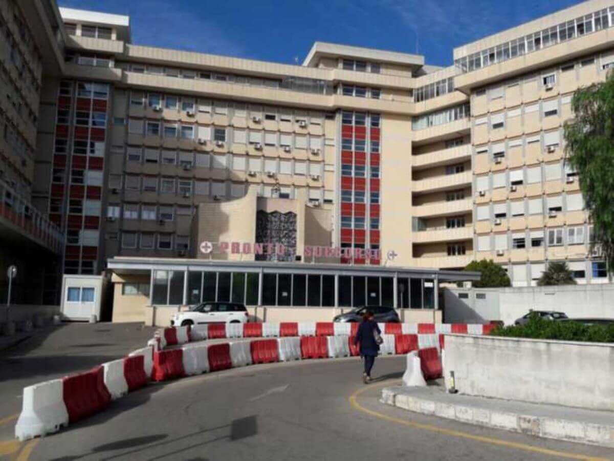 Lecce, 59enne muore al “Fazzi” due settimane dopo un intervento al cuore: 12 indagati tra medici e infermieri Lecce, 59enne muore al “Fazzi” due settimane dopo un intervento al cuore: 12 indagati tra medici e infermieri