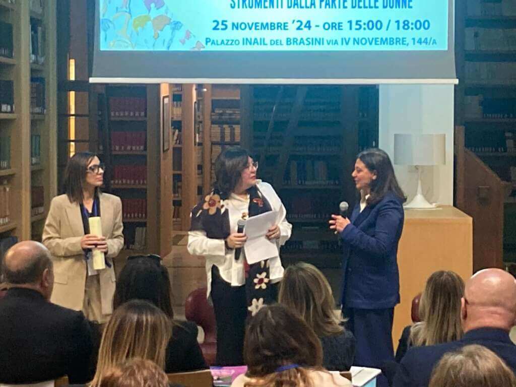 Galleria foto 'Violenza contro le donne, la Puglia premiata a Roma per il Microcredito di Libertà' - foto 1