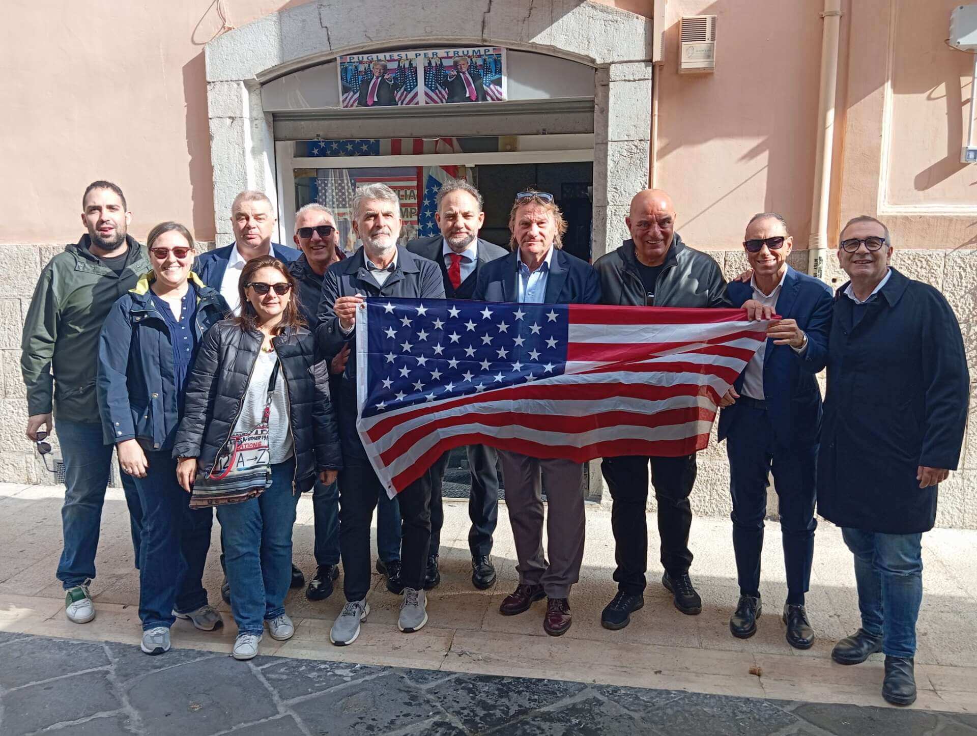 Elezioni Usa, i pugliesi festeggiano per la vittoria di Trump: brindisi e musica a Bari Elezioni Usa, i pugliesi festeggiano per la vittoria di Trump: brindisi e musica a Bari
