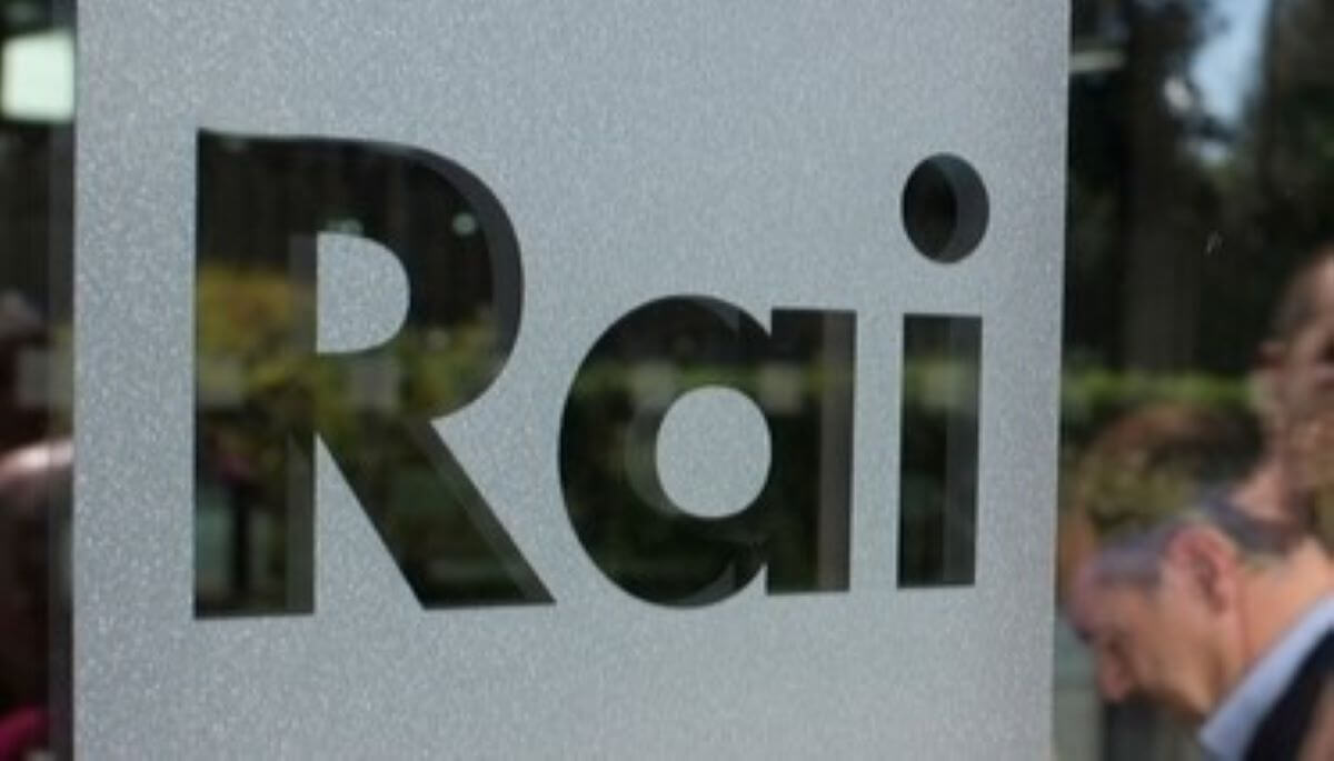 Canone Rai, il taglio bocciato in commissione Bilancio al Senato: Forza Italia vota con l’opposizione