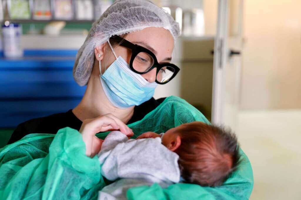 Galleria foto 'Taranto, Gabriele Gravina (Figc) visita i bimbi dell’oncoematologia: «Un momento di sollievo» – VIDEO' - foto 6
