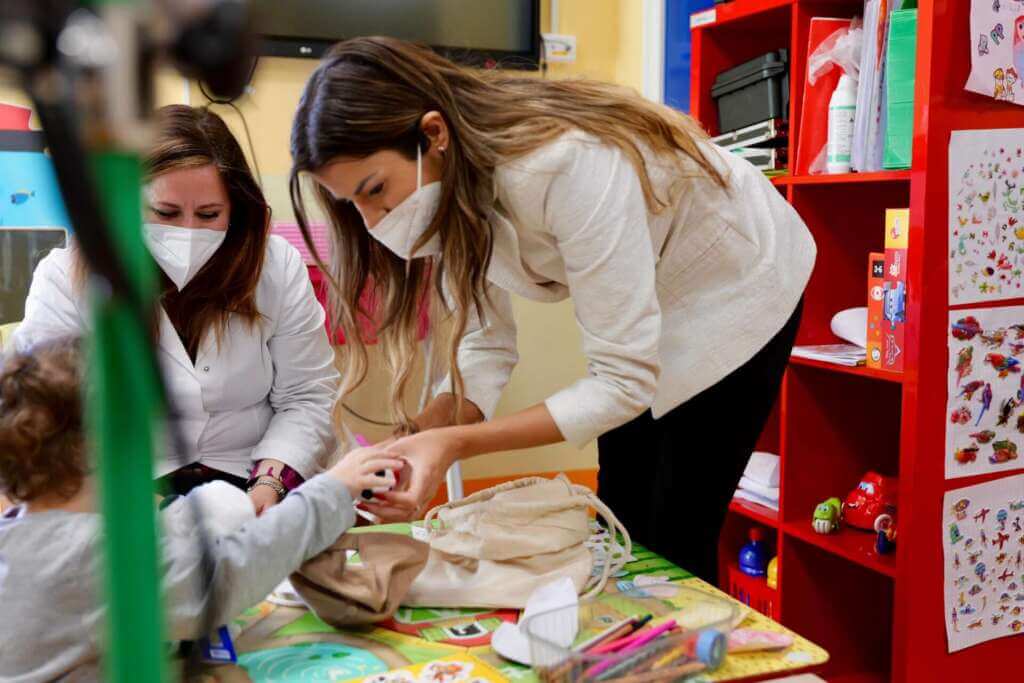 Galleria foto 'Taranto, Gabriele Gravina (Figc) visita i bimbi dell’oncoematologia: «Un momento di sollievo» – VIDEO' - foto 10