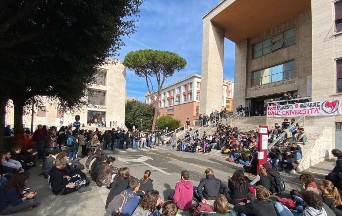 «È un anno nero per le università», tagli ai fondi e scontri tra studenti mettono in crisi il sistema