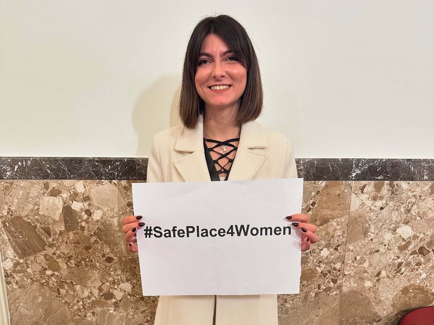 “Safe place for women”, Ostuni è la prima città italiana a dire “sì” alla sicurezza delle donne “Safe place for women”, Ostuni è la prima città italiana a dire “sì” alla sicurezza delle donne