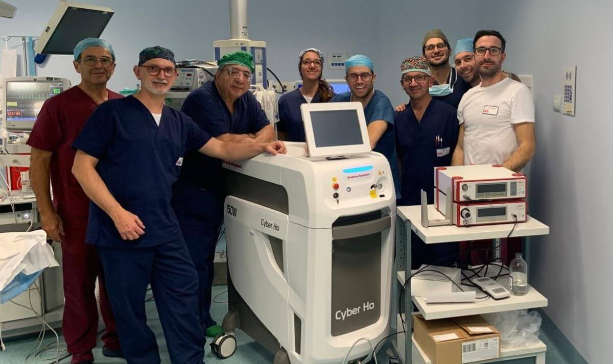 Bari, al Di Venere eseguiti i primi interventi con il nuovo laser a olmio per l’ipertrofia prostatica Bari, al Di Venere eseguiti i primi interventi con il nuovo laser a olmio per l’ipertrofia prostatica