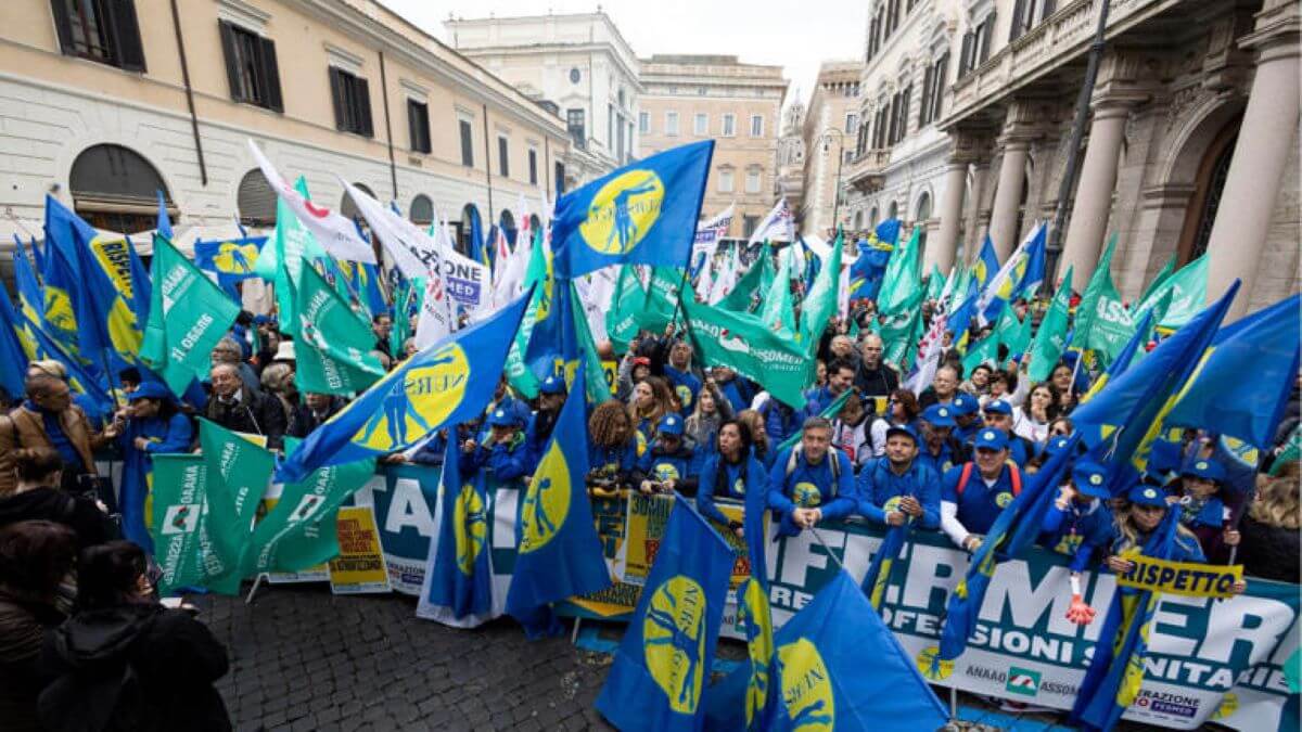 Il grido d’allarme dei medici in sciopero contro la manovra del Governo: «Affossata la sanità»