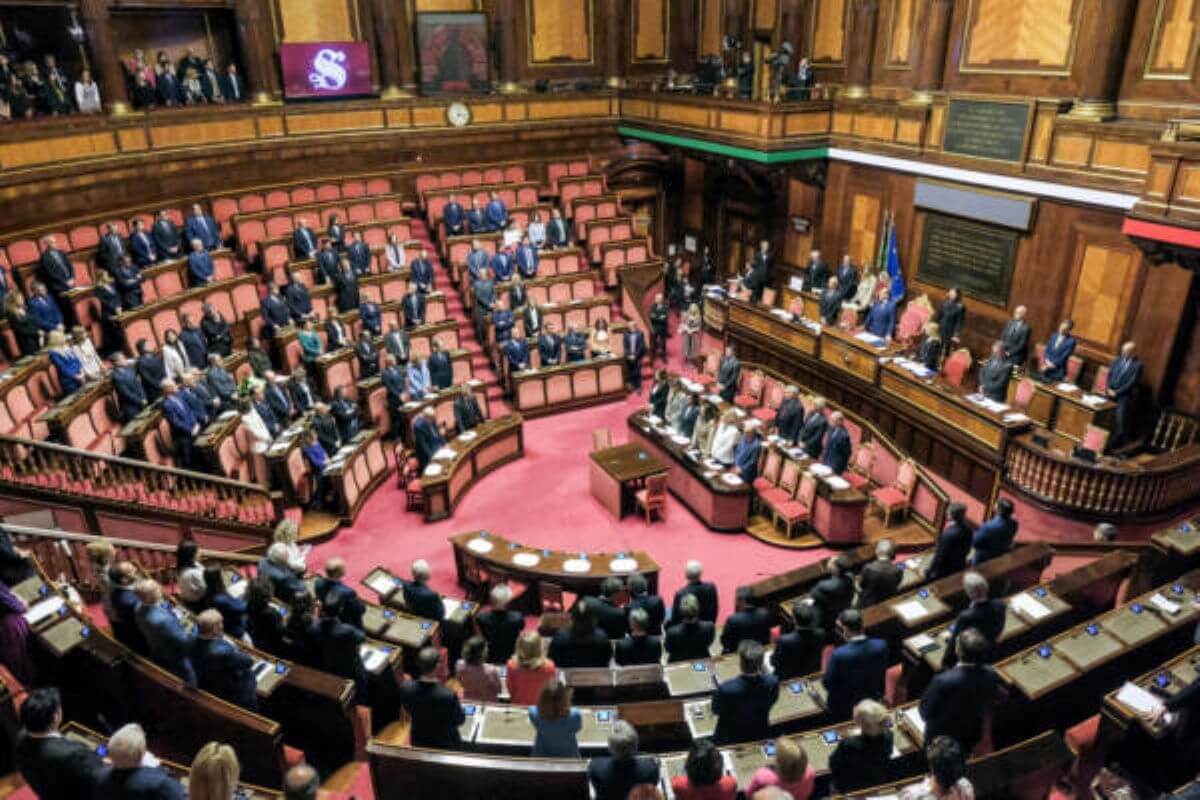 Manovra, scontro sul canone Rai: «È un tema divisivo». Impasse in Senato sul decreto fiscale Manovra, scontro sul canone Rai: «È un tema divisivo». Impasse in Senato sul decreto fiscale