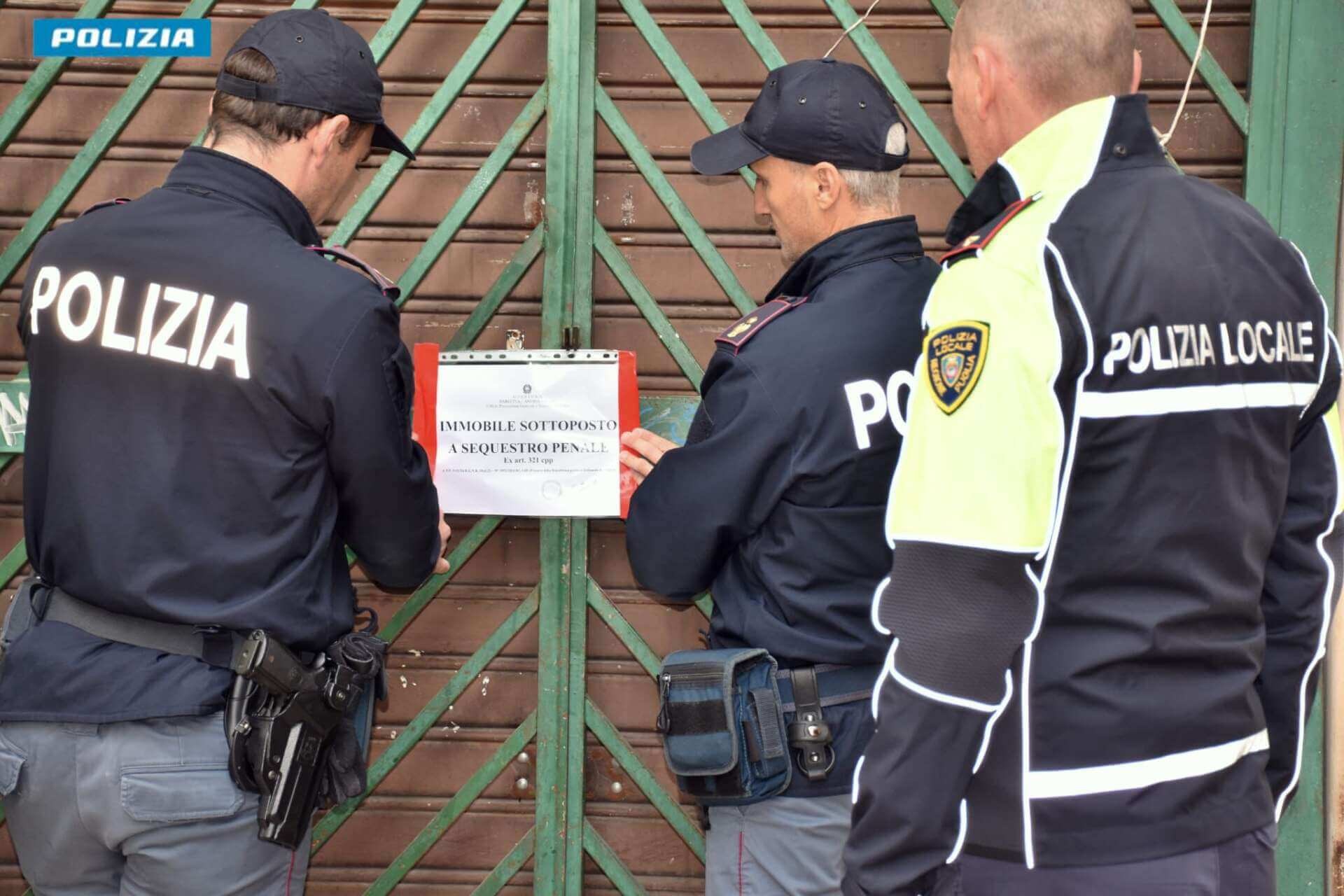 Andria, continua a vendere cibo e bevande in un locale chiuso: denunciato il titolare Andria, continua a vendere cibo e bevande in un locale chiuso: denunciato il titolare