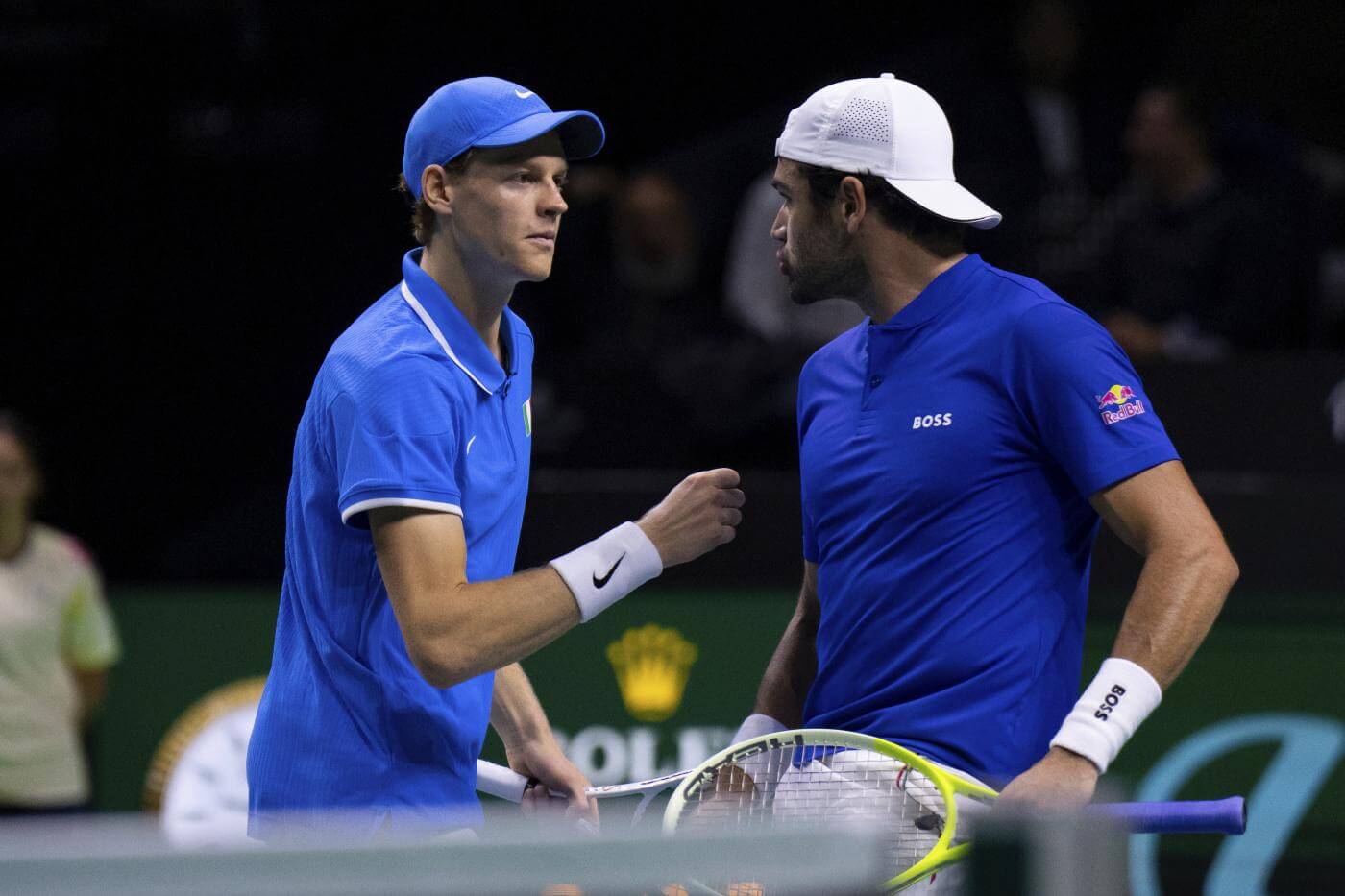 Coppa Davis, Sinner trascina l’Italia in semifinale: contro l’Argentina decisivo il doppio con Berrettini Coppa Davis, Sinner trascina l’Italia in semifinale: contro l’Argentina decisivo il doppio con Berrettini