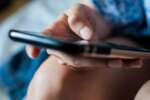 Diffonde su WhatsApp video hard di una 14enne: condannato un 26enne salentino