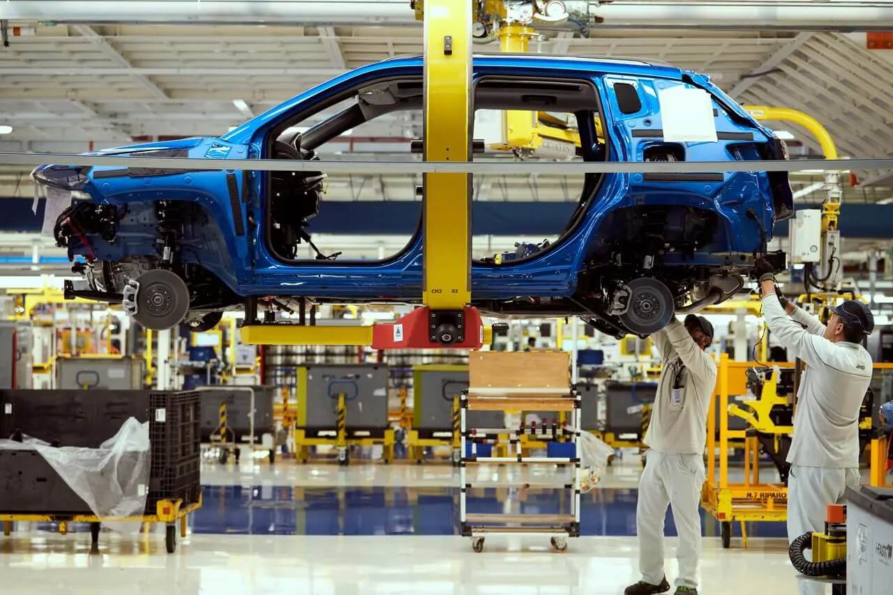 Riconvertire l’industria per rimediare ai dazi e alla crisi dell’automotive