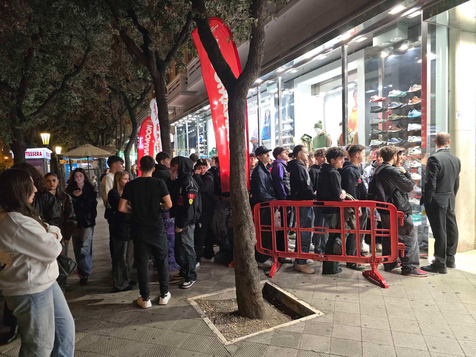 Bari, in corso Cavour prime prove per lo “steward”: «È un “facilitatore” della movida»