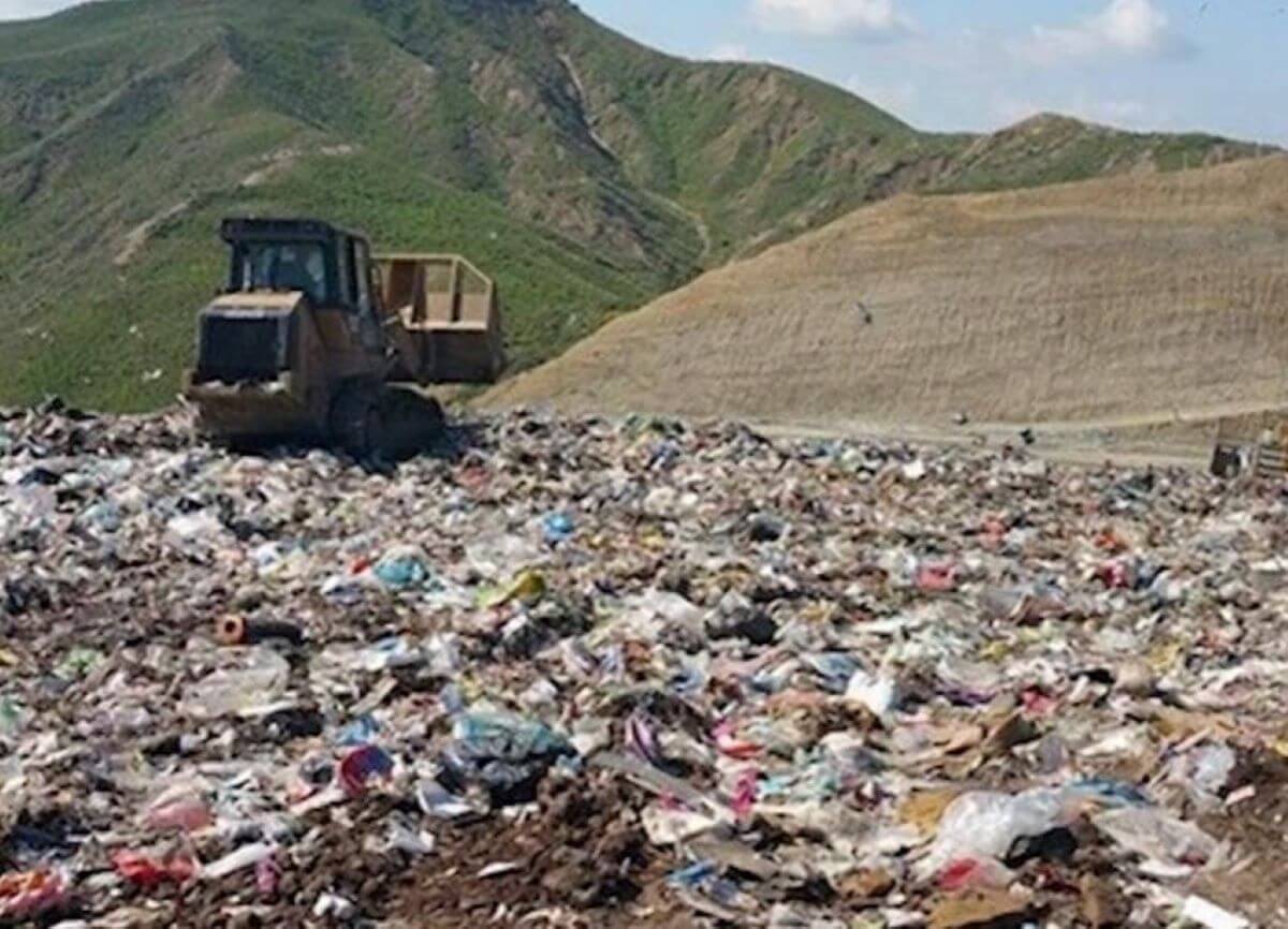 Rifiuti in Puglia, il ciclo andava chiuso da tempo: nell’attesa il governo fa cassa sui Comuni