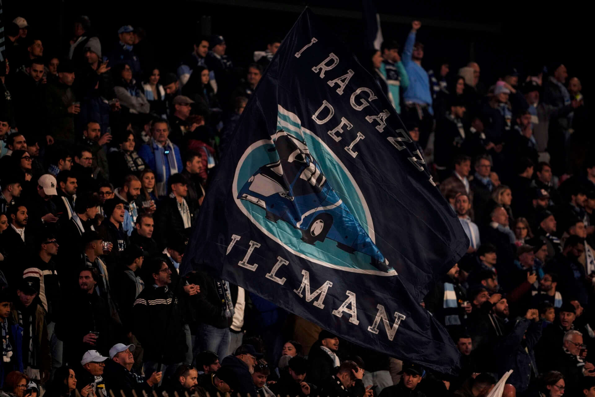 Calcio, trasferta ad Amsterdam vietata per i tifosi laziali. Il club: «Lesi onore e immagine della società» Calcio, trasferta ad Amsterdam vietata per i tifosi laziali. Il club: «Lesi onore e immagine della società»