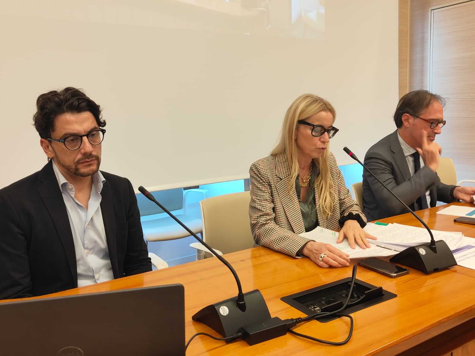 No al nucleare e stop al carbone entro il 2030, Emiliano: «La via pugliese alla transizione energetica» – VIDEO No al nucleare e stop al carbone entro il 2030, Emiliano: «La via pugliese alla transizione energetica» – VIDEO