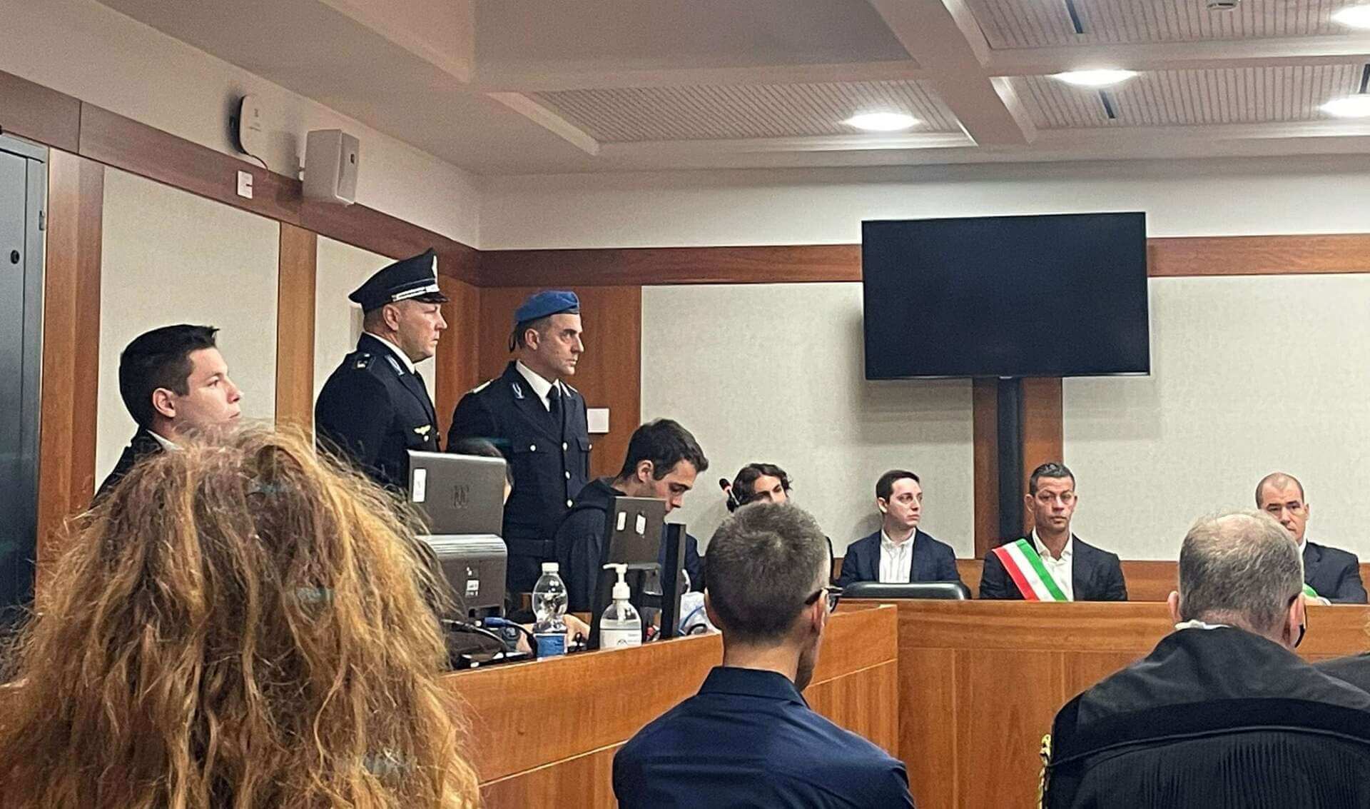 Giulia Cecchettin, i legali di Turetta: «Non c’era premeditazione, non merita l’ergastolo» Giulia Cecchettin, i legali di Turetta: «Non c’era premeditazione, non merita l’ergastolo»