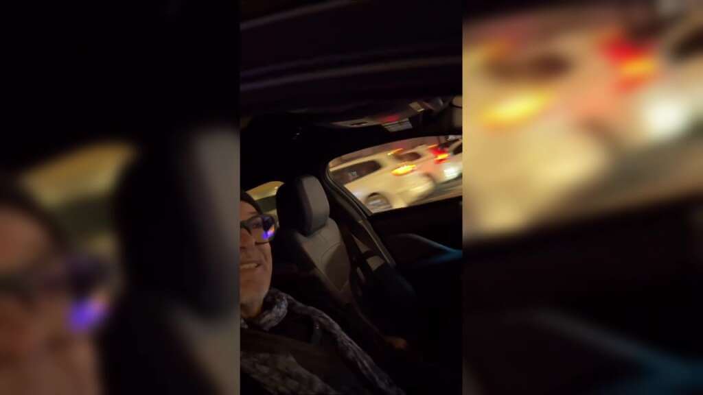 Galleria foto 'Vasco su un’auto a guida autonoma a Los Angeles: «Il conducente? Il mio amico immaginario» – VIDEO' - foto 1