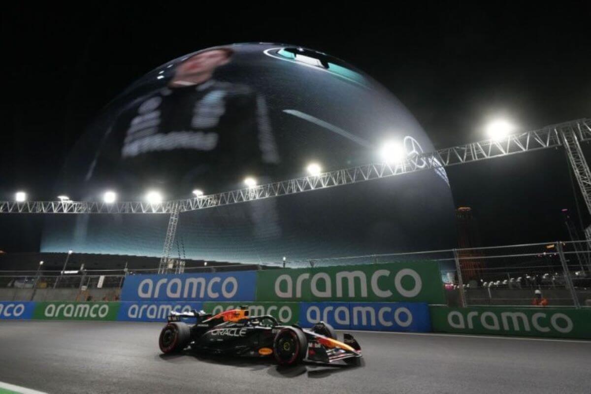 Formula 1, Russell trionfa a Las Vegas ma Verstappen conquista il suo quarto mondiale