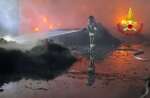 Brindisi, bruciano ancora i rifiuti alla zona industriale: vigili del fuoco al lavoro da 48 ore