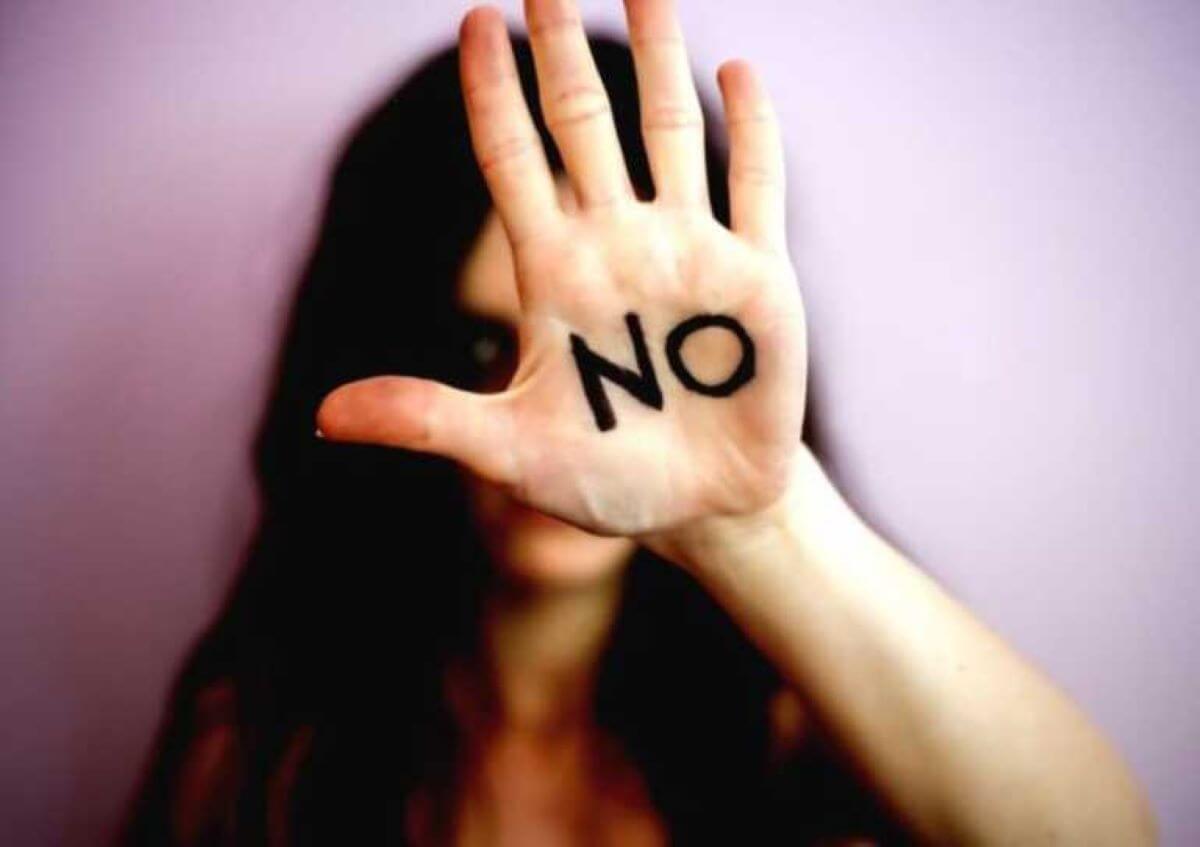 Violenza sulle donne, la nuova proposta di legge in Puglia: “Punti di accoglienza” in tutti gli ospedali