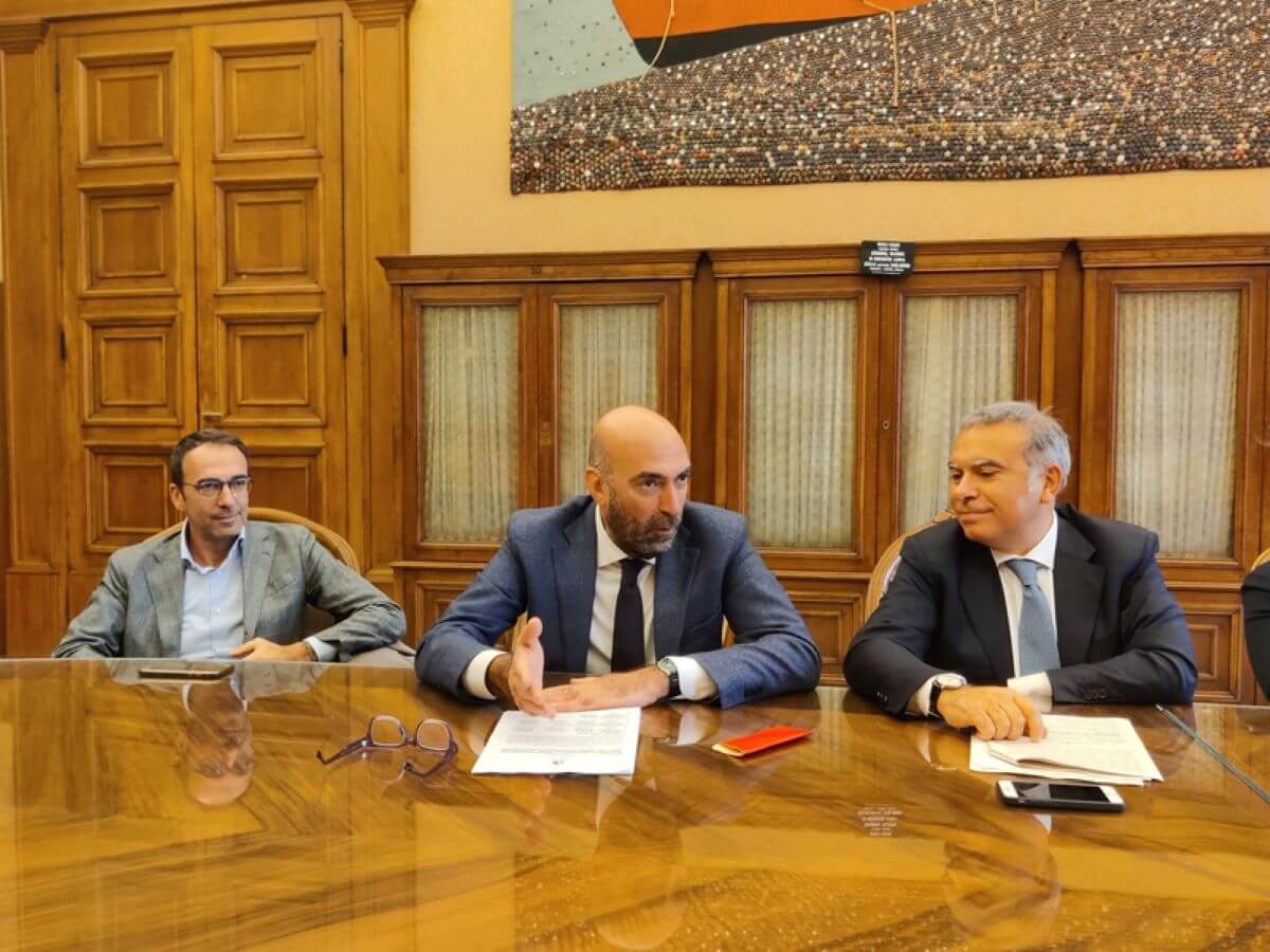 Bari, arriva l’avviso per le nomine nelle partecipate. Leccese: «Serve ricambio, i giovani rispondano»
