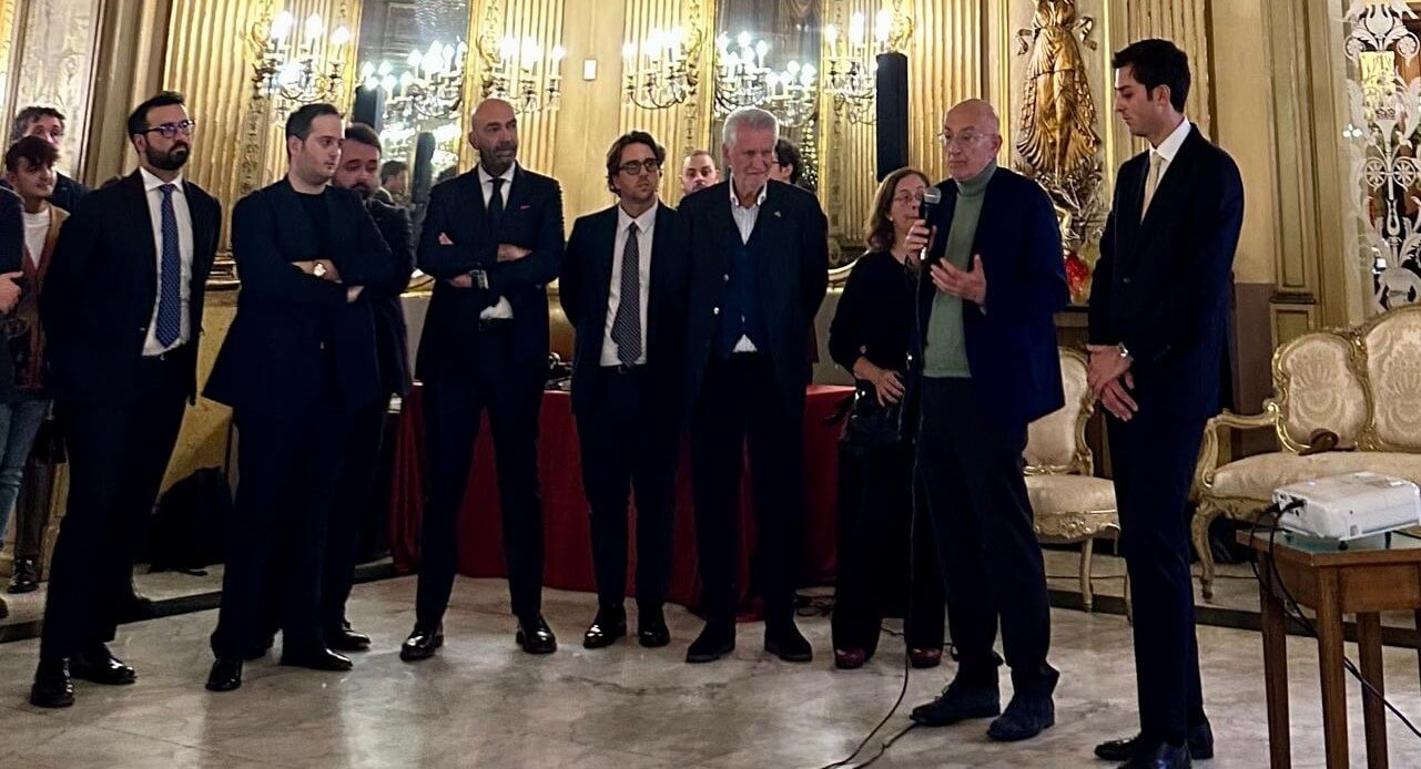 Il futuro nelle mani dei giovani professionisti: nasce “080 – Stand for Bari” Il futuro nelle mani dei giovani professionisti: nasce “080 – Stand for Bari”
