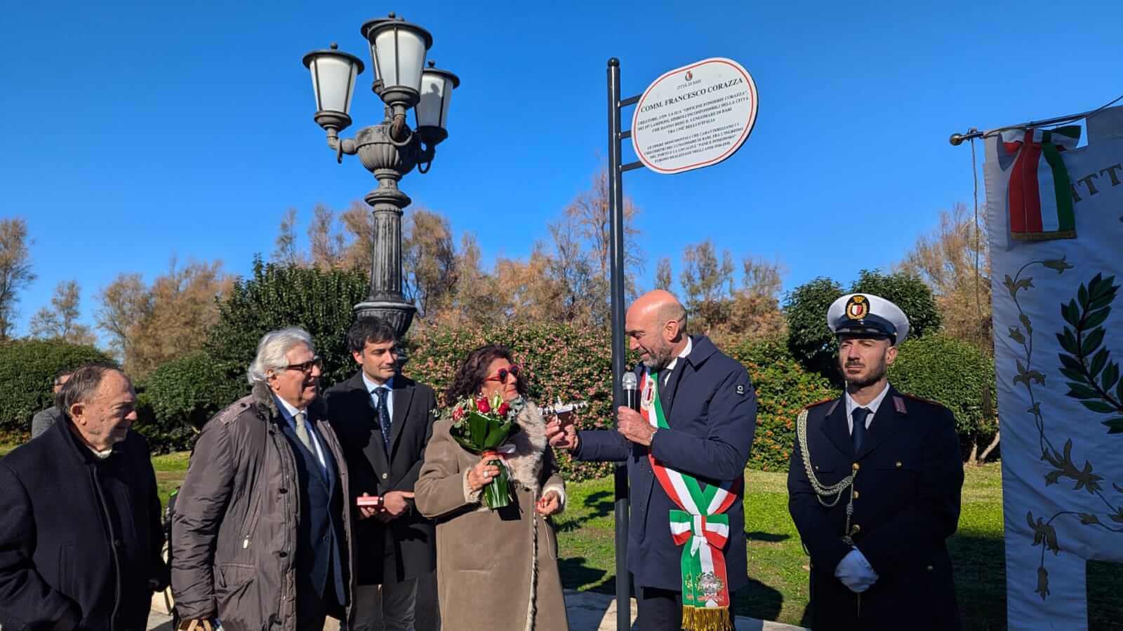 Bari, una targa per Francesco Corazza: realizzò gli iconici lampioni del lungomare