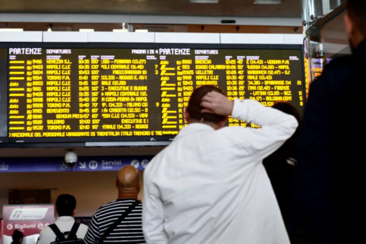 Lo sciopero del 13 dicembre durerà 24 ore anche per i trasporti, il Tar sospende la precettazione Lo sciopero del 13 dicembre durerà 24 ore anche per i trasporti, il Tar sospende la precettazione