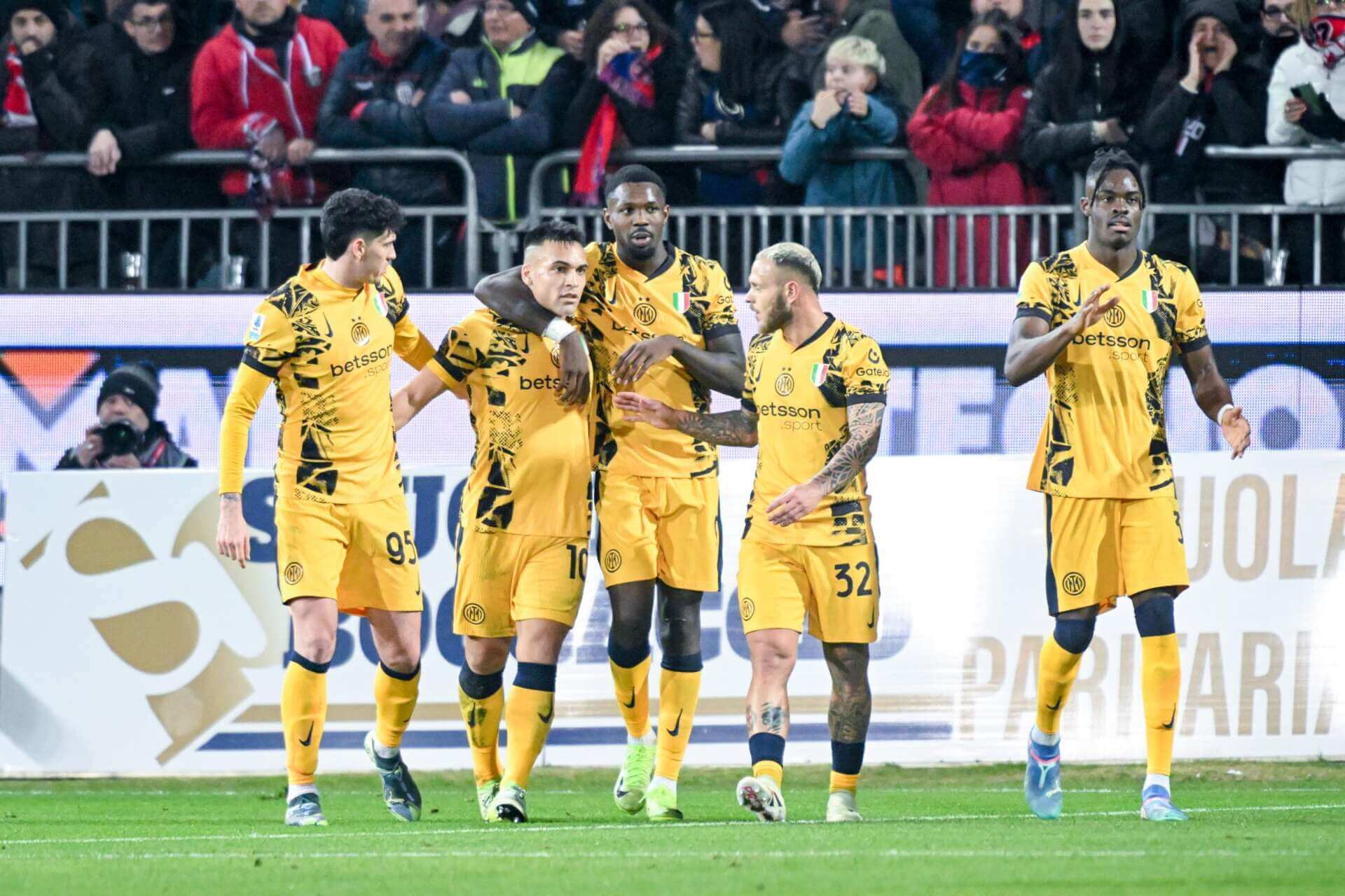 Serie A, dopo quasi due mesi torna al gol Lautaro Martinez: Cagliari-Inter 0-3. Nerazzurri primi
