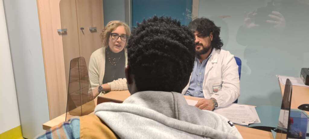 A Bari il primo ambulatorio per contrastare la povertà sanitaria: «Niente ostacoli per l’accesso alle cure» A Bari il primo ambulatorio per contrastare la povertà sanitaria: «Niente ostacoli per l’accesso alle cure»