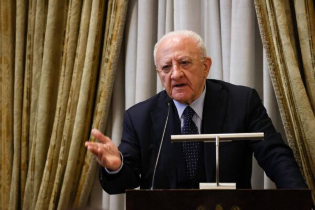 Covid card Campania, De Luca condannato a risarcire 609mila euro alla Regione Covid card Campania, De Luca condannato a risarcire 609mila euro alla Regione