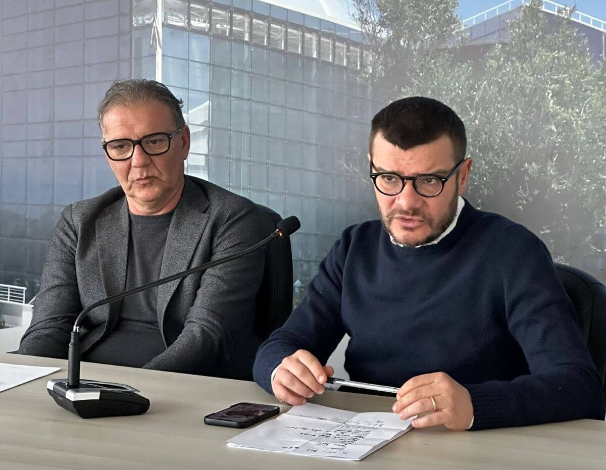 Regione Puglia, nel bilancio la norma anti-Decaro. Altolà del Pd: «Si torni in Aula»