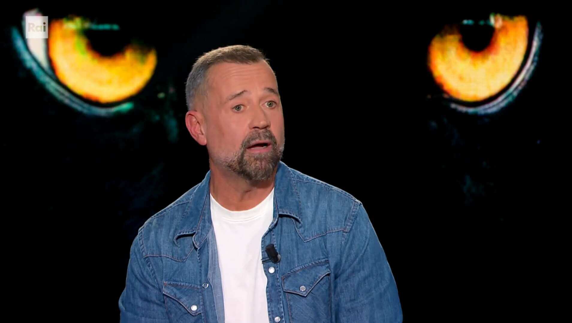 Fabio Volo ospite a Belve: «Ho sperimentato una sessualità spinta con più gente». Stasera su Rai2 Fabio Volo ospite a Belve: «Ho sperimentato una sessualità spinta con più gente». Stasera su Rai2