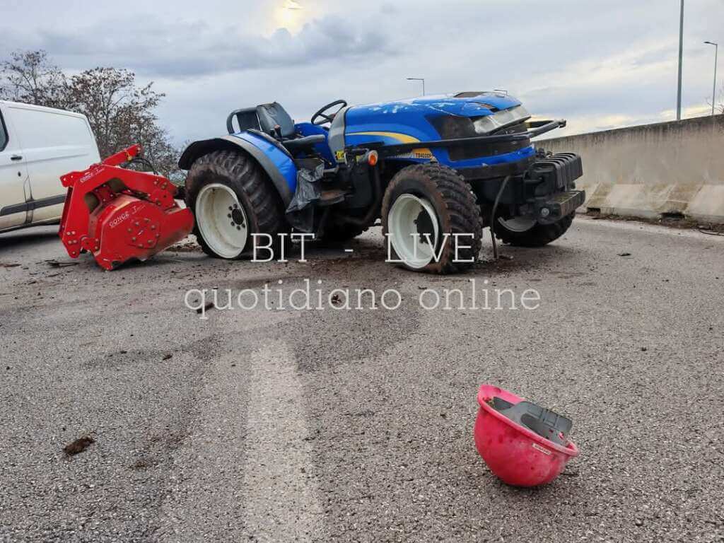 Incidente tra Bitritto e Bari, scontro fra trattore e auto sull’Sp 236: grave l’agricoltore – FOTO